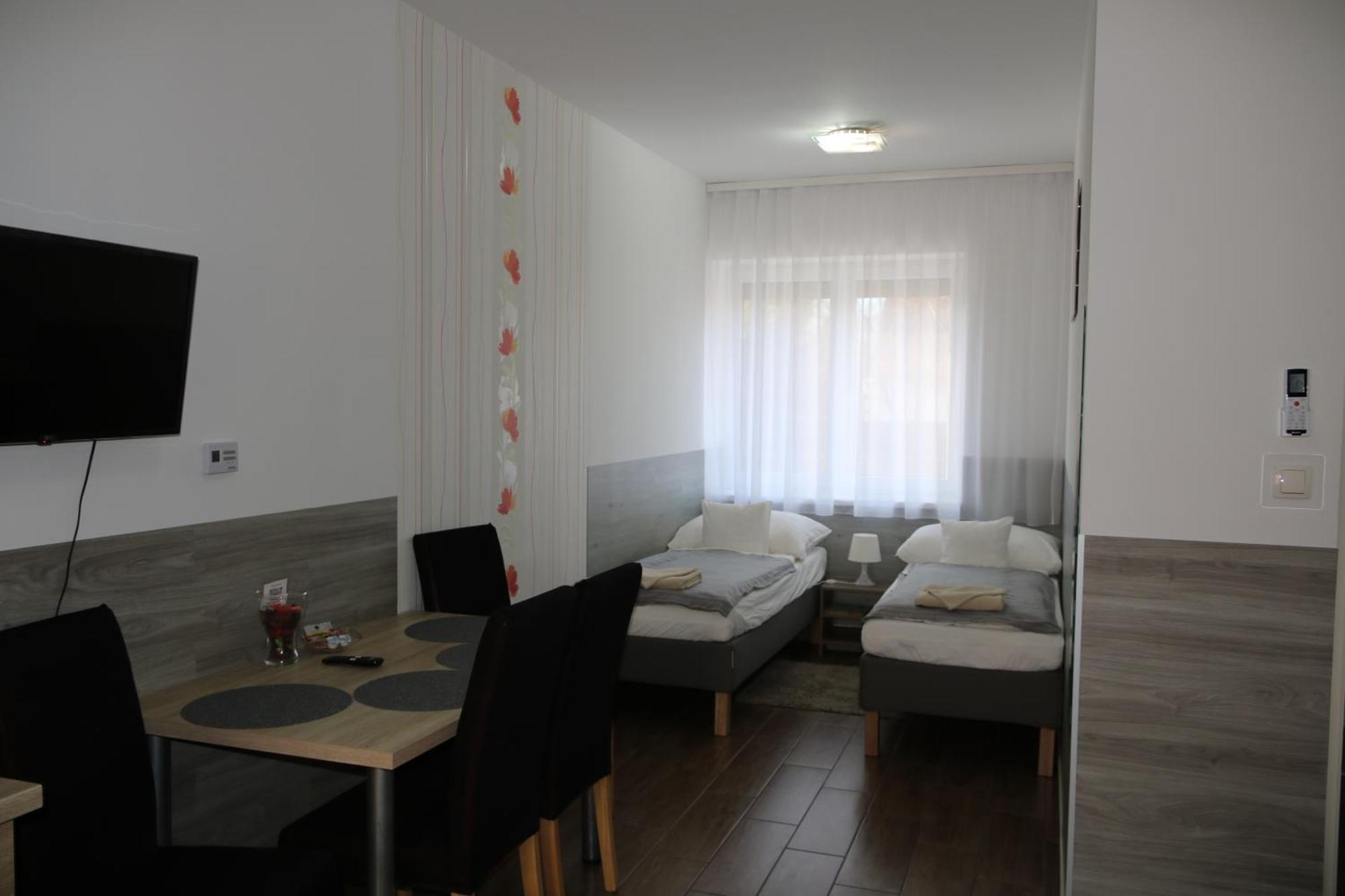 Hortobagyi Kemences Vendeghaz Appartement Buitenkant foto