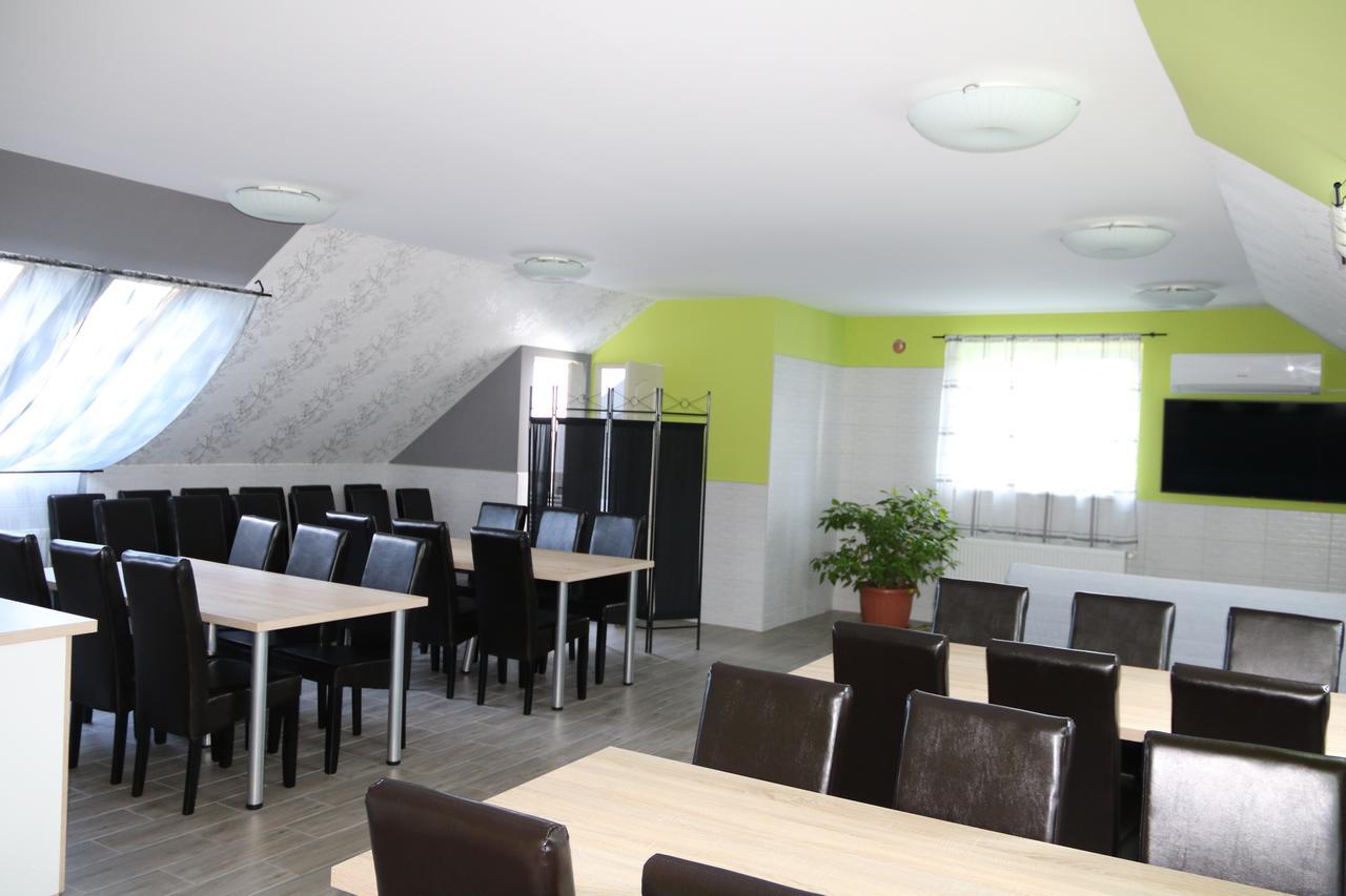 Hortobagyi Kemences Vendeghaz Appartement Buitenkant foto