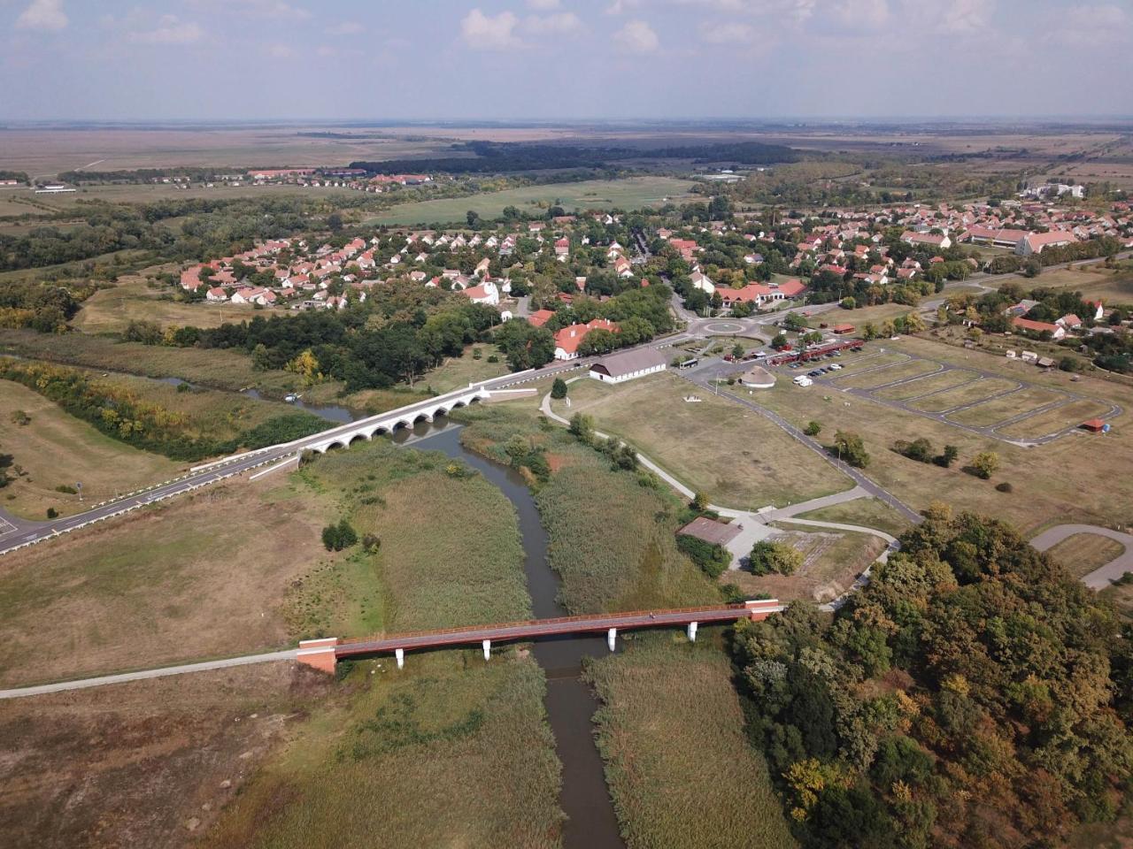 Hortobagyi Kemences Vendeghaz Appartement Buitenkant foto